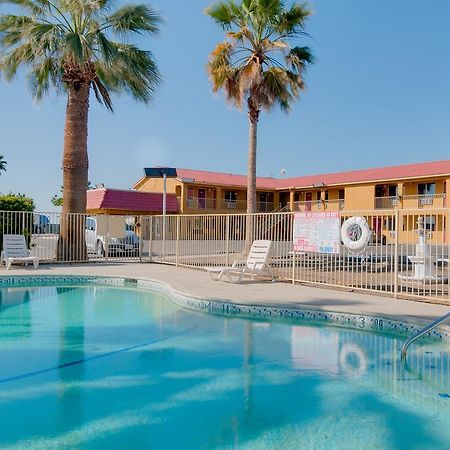 بيكرسفيلد Vagabond Inn Buttonwillow I-5 Exit 253 المظهر الخارجي الصورة