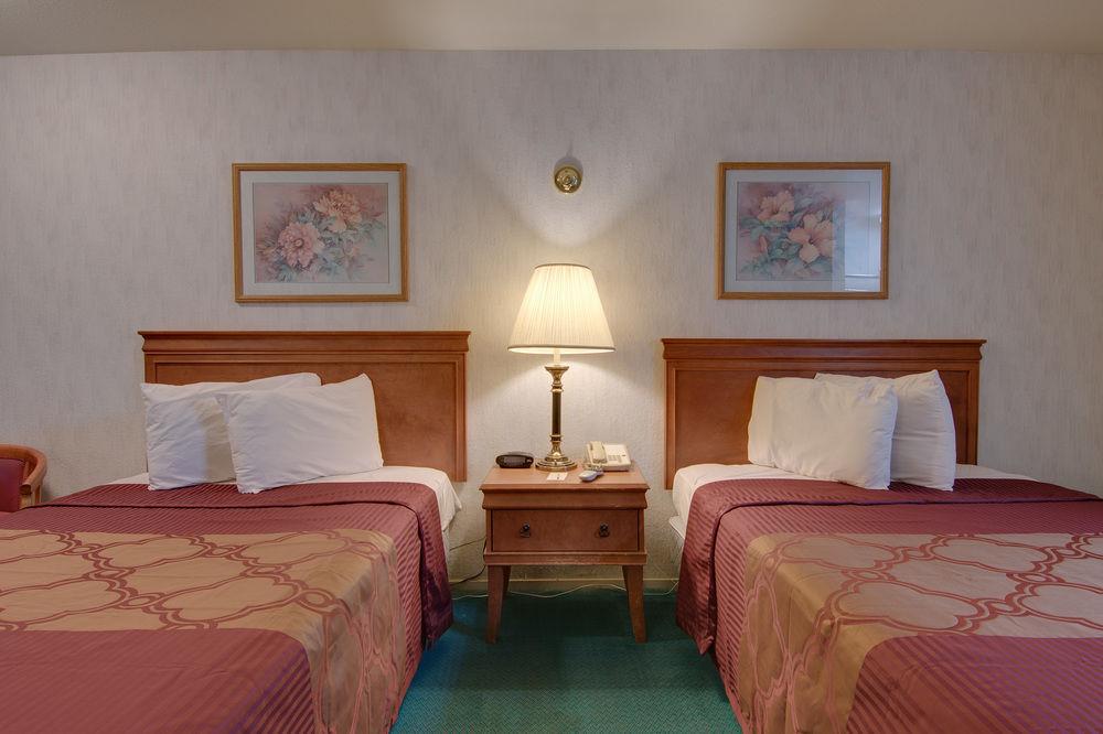 بيكرسفيلد Vagabond Inn Buttonwillow I-5 Exit 253 المظهر الخارجي الصورة