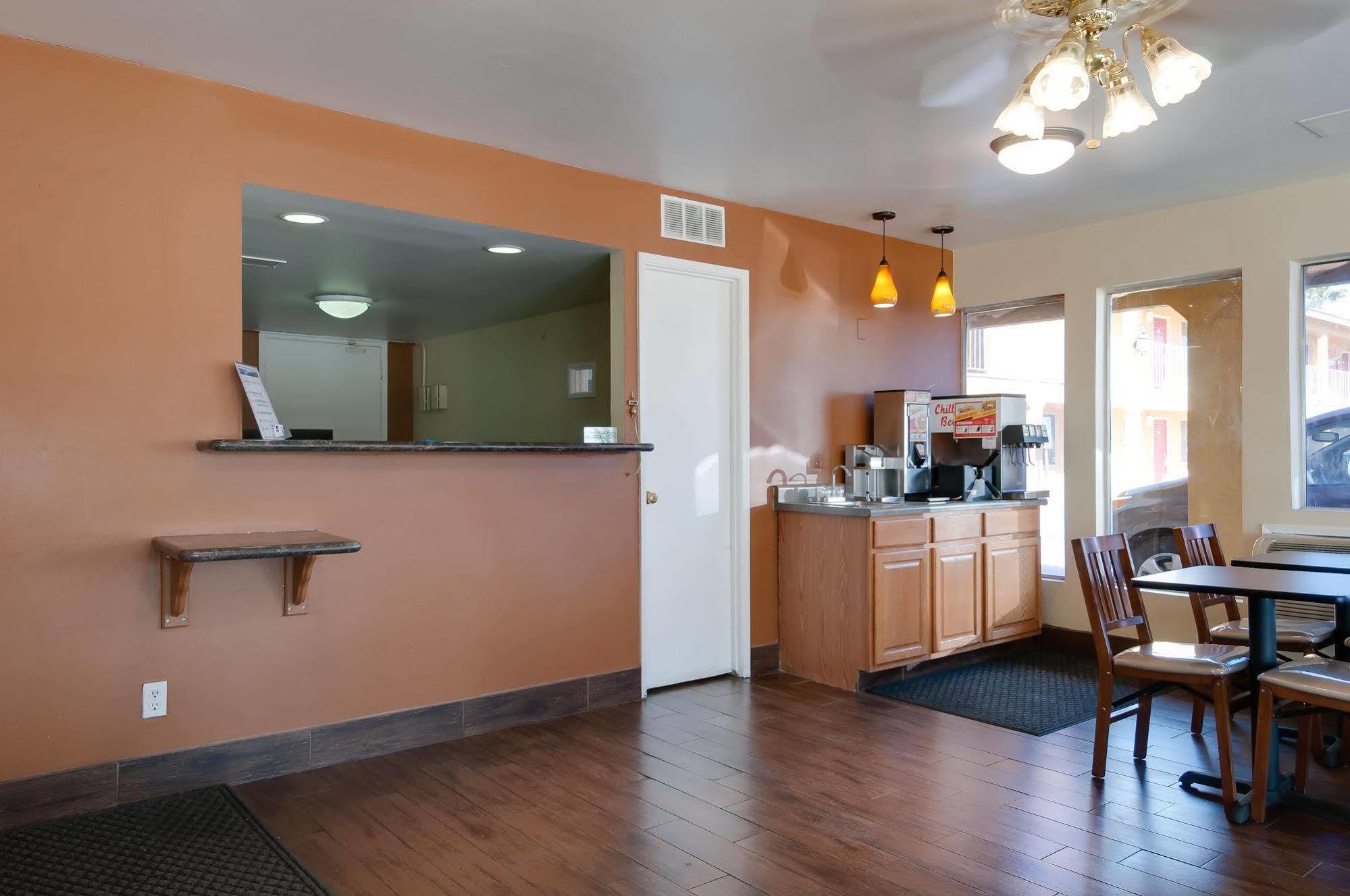 بيكرسفيلد Vagabond Inn Buttonwillow I-5 Exit 253 المظهر الخارجي الصورة