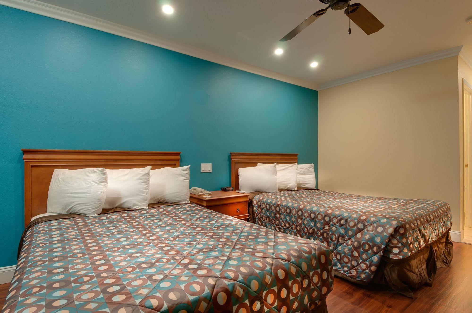 بيكرسفيلد Vagabond Inn Buttonwillow I-5 Exit 253 المظهر الخارجي الصورة