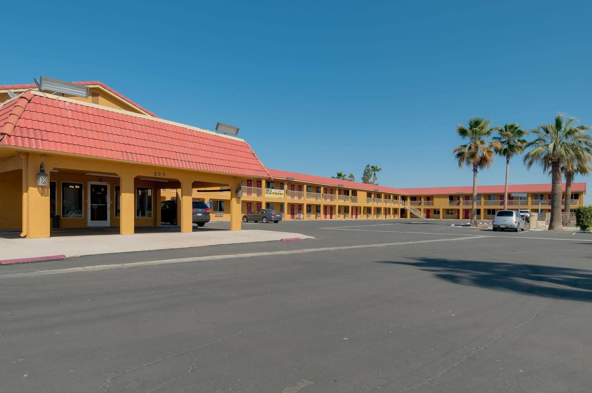 بيكرسفيلد Vagabond Inn Buttonwillow I-5 Exit 253 المظهر الخارجي الصورة