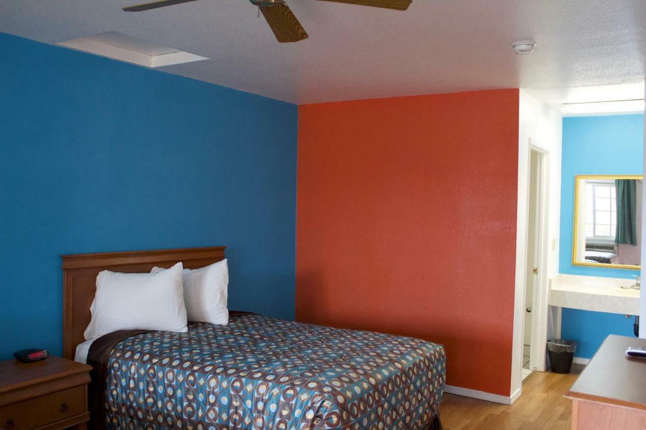 بيكرسفيلد Vagabond Inn Buttonwillow I-5 Exit 253 المظهر الخارجي الصورة